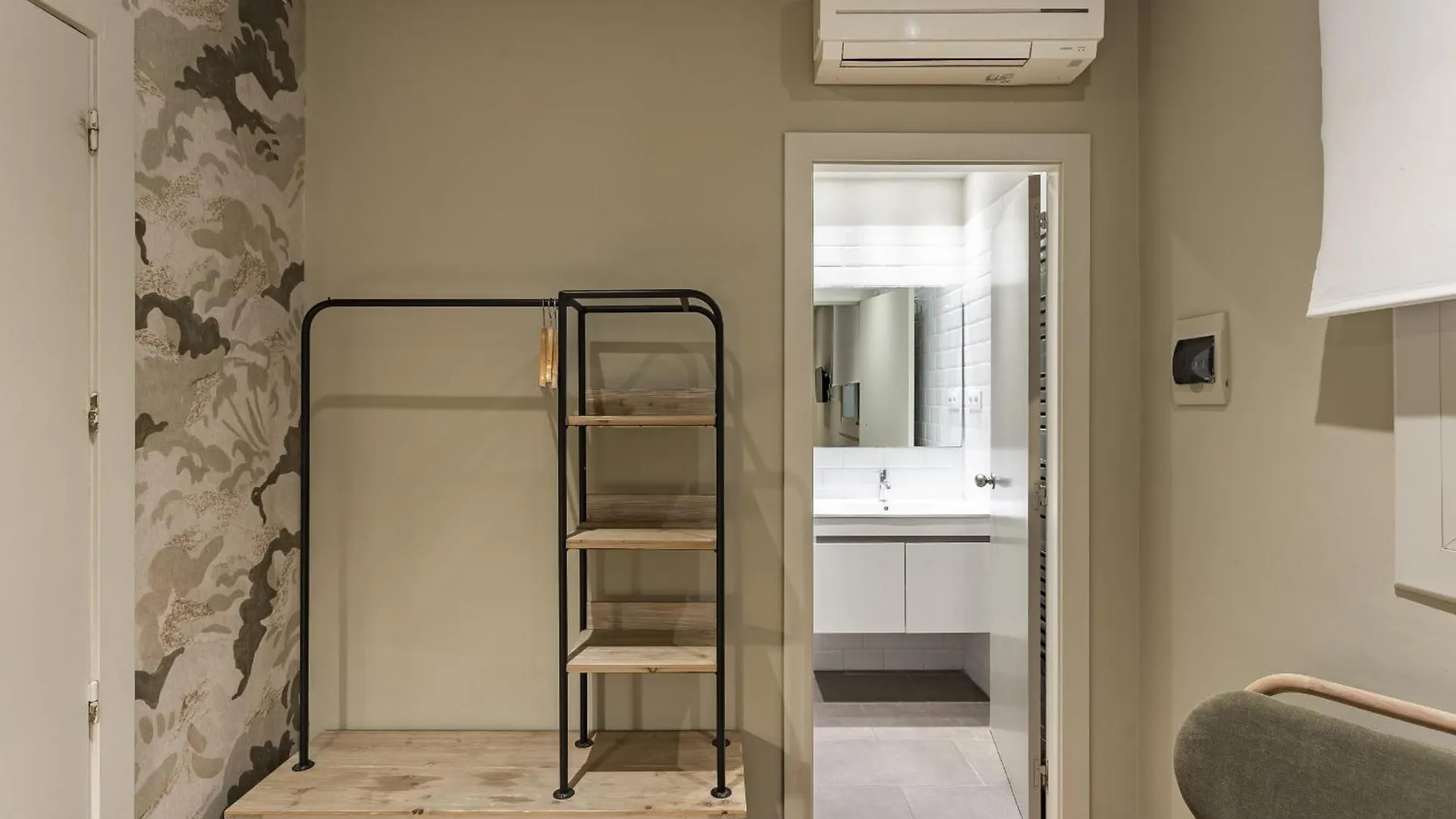 Ola Living Hostal Diagonal Barcelona 0*,