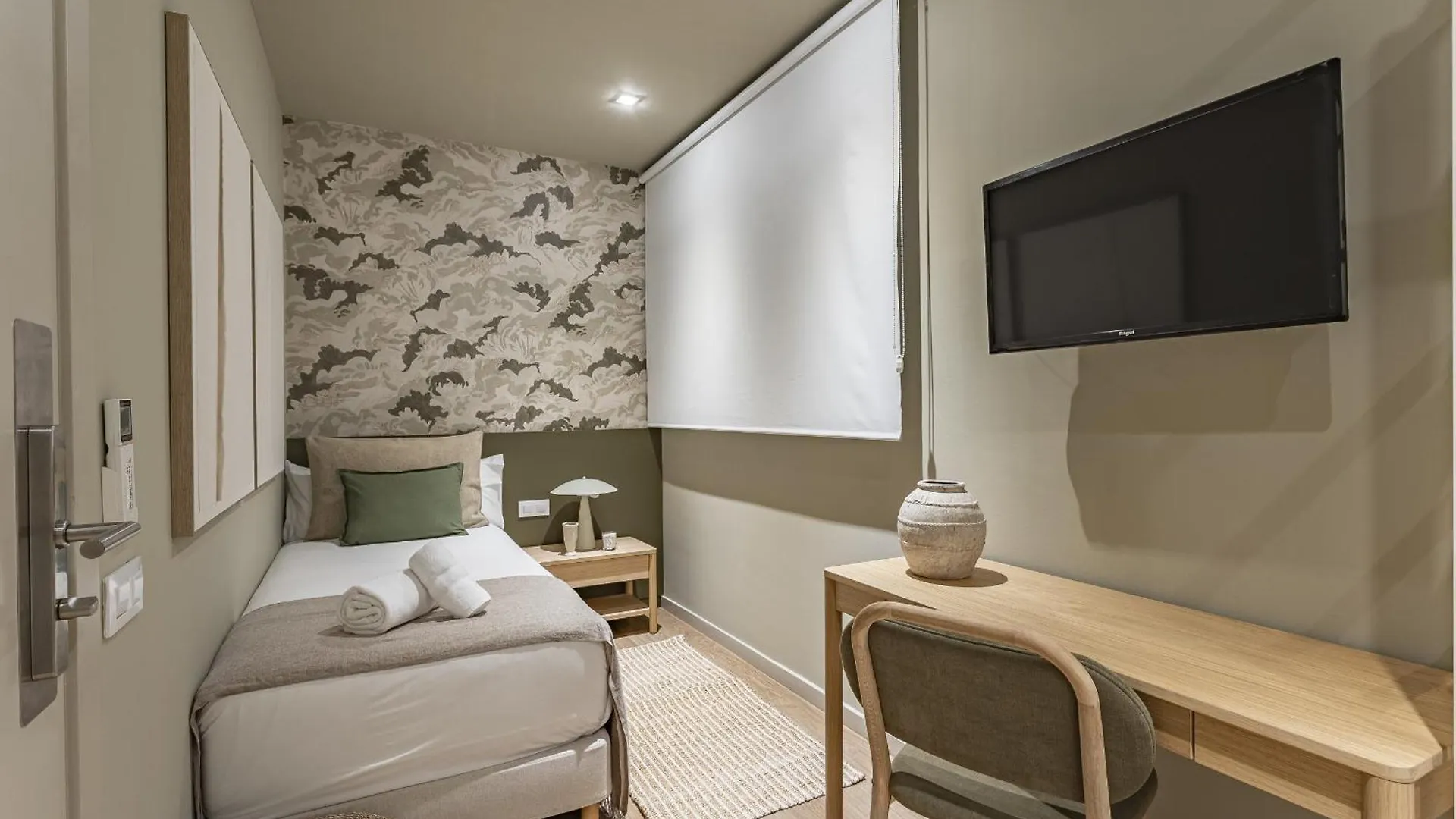 Ola Living Hostal Diagonal Barcellona 0*,  Spagna