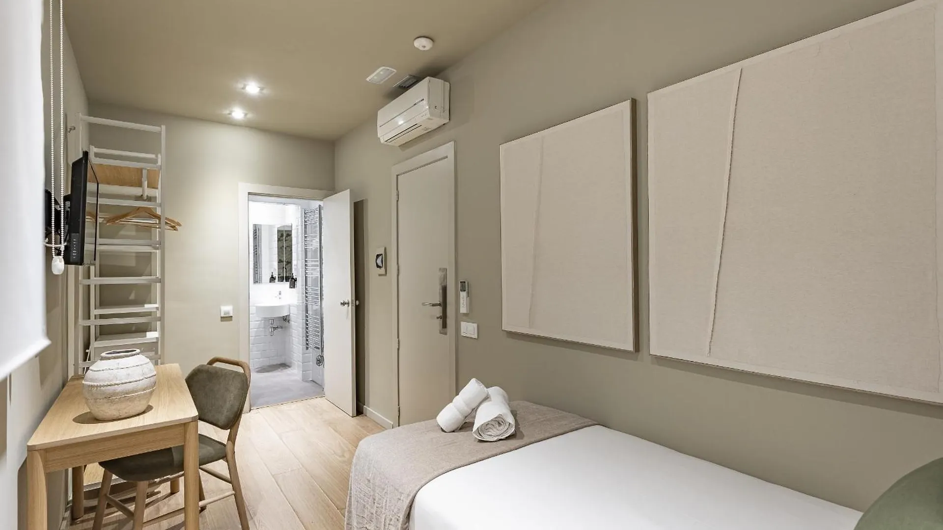 Ola Living Hostal Diagonal Barcellona Affittacamere