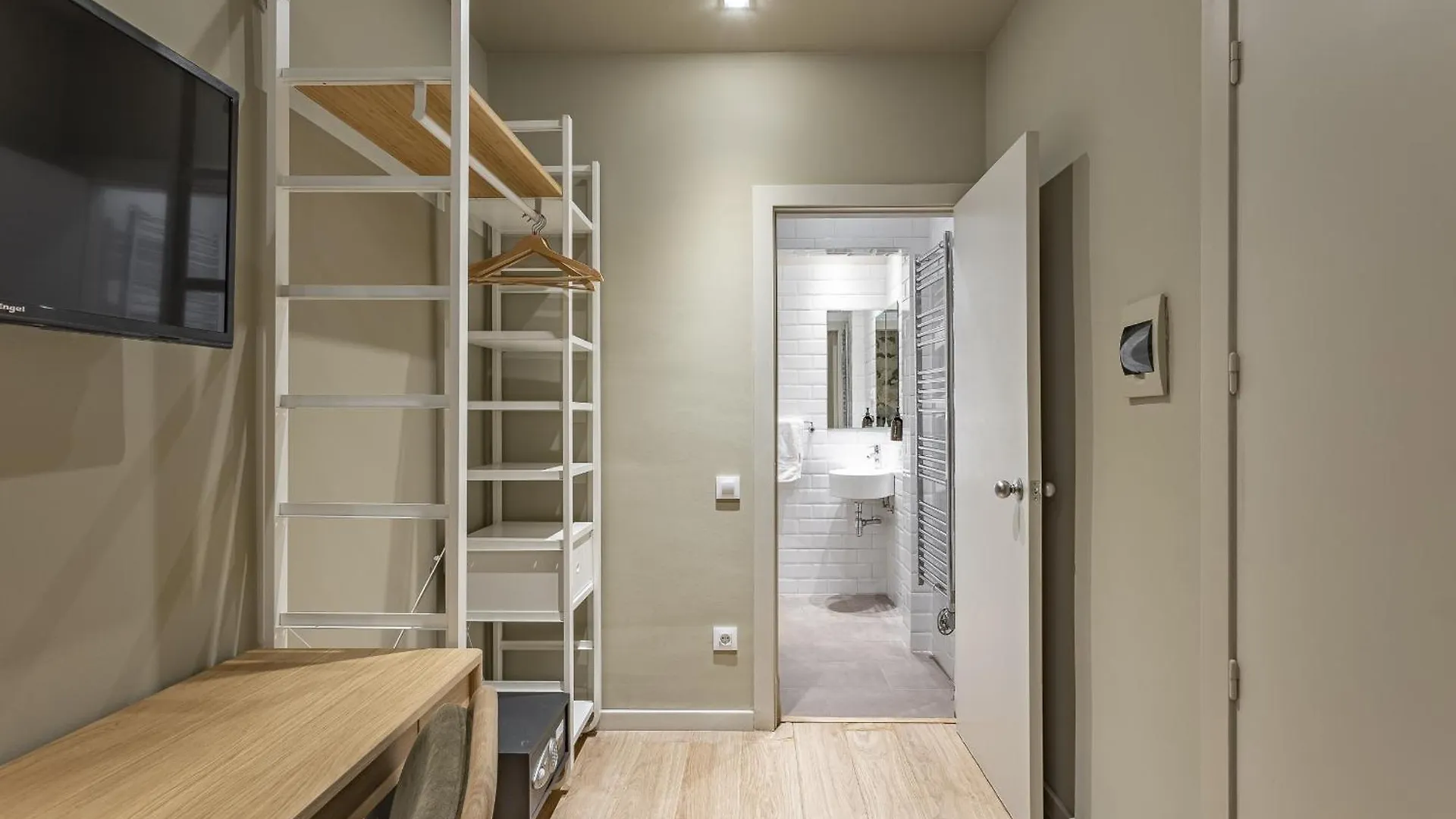 Ola Living Hostal Diagonal Barcellona