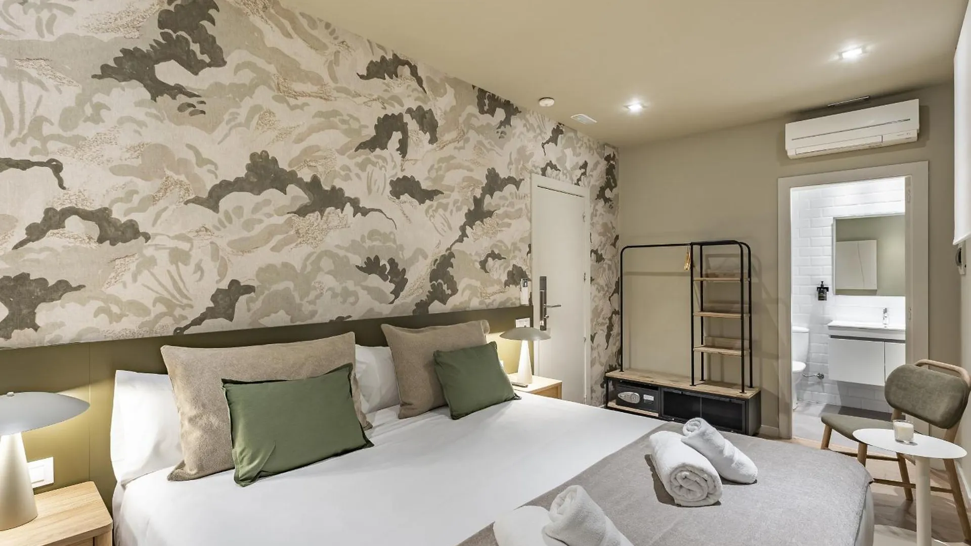 Ola Living Hostal Diagonal Barcellona Affittacamere
