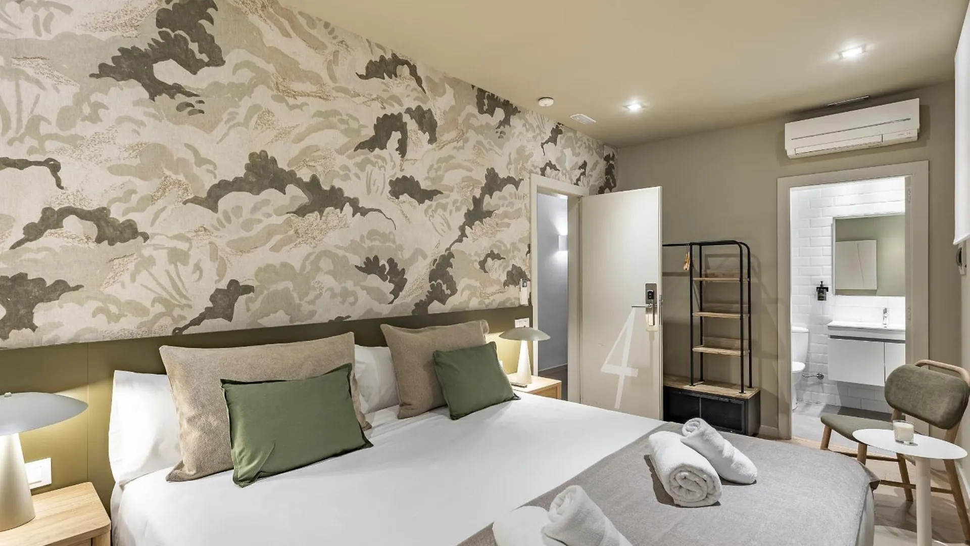 Ola Living Hostal Diagonal Barcellona 0*,