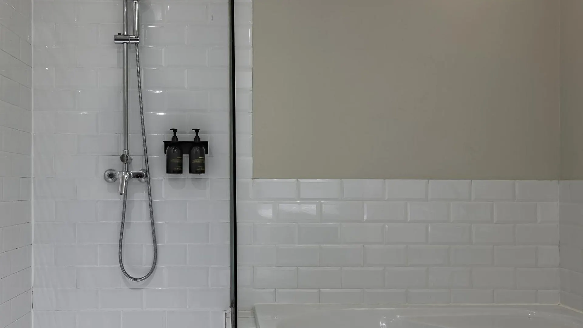 Ola Living Hostal Diagonal Barcellona