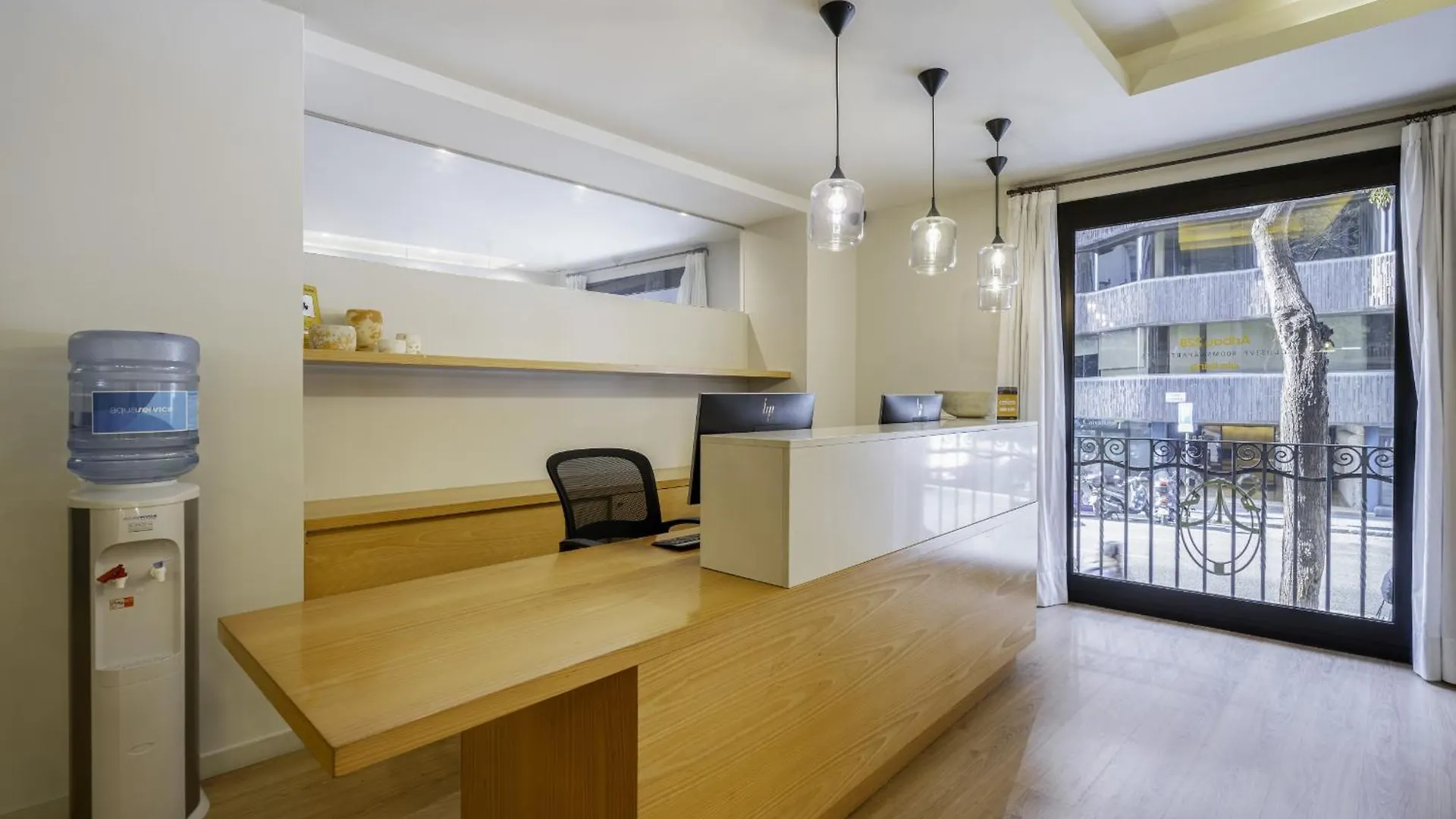 Ola Living Hostal Diagonal Barcellona